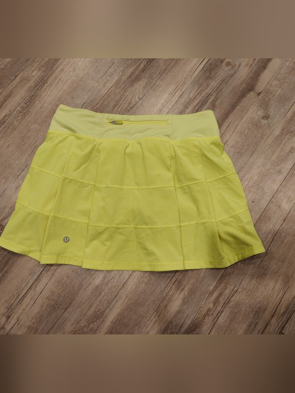 Lululemon Pace Rival Mid-Rise Skirt 13.25" Highlight Yellow Size 6 EUC